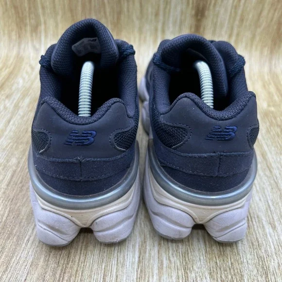 New Balance 9060 Women's Size 7.5 Eclipse Navy Suede Shoes Sneakers GC9060NV - Picture 4 of 10